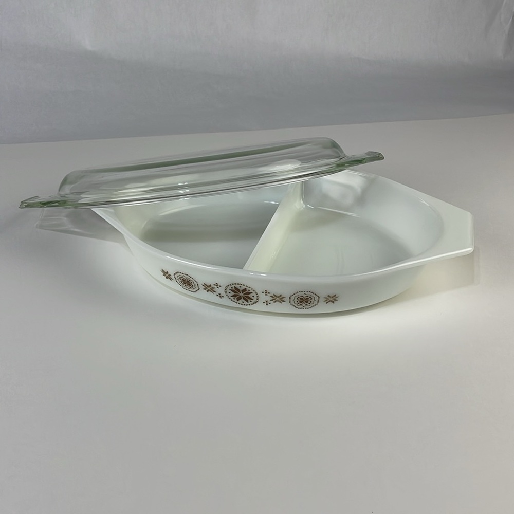 PYREX 1 1/2 Quart Divided Bake Dish “Brown Town and Country Quilt - Picture 2 of 12